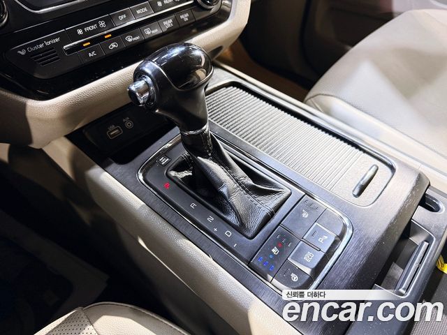 Kia Canival 2016 — photo 10
