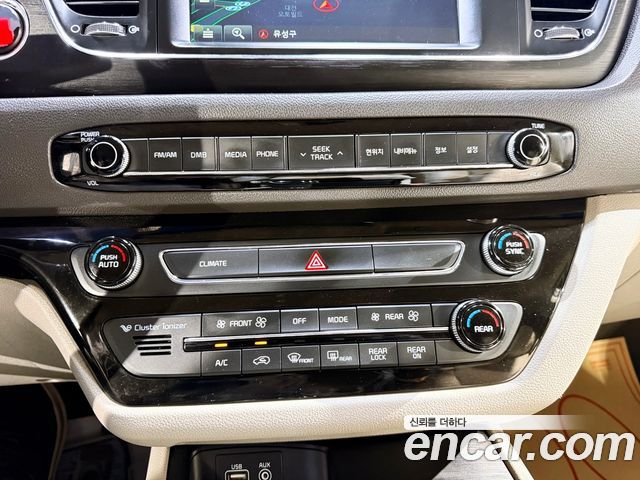 Kia Canival 2016 — photo 11