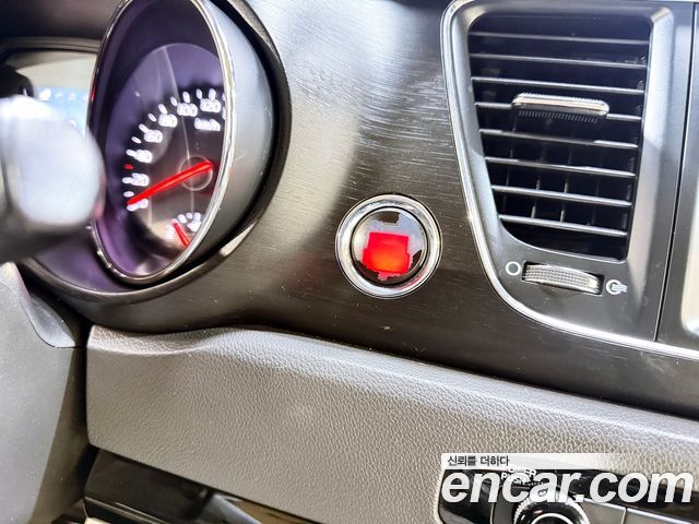 Kia Canival 2016 — photo 14