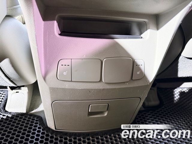 Kia Canival 2016 — photo 17