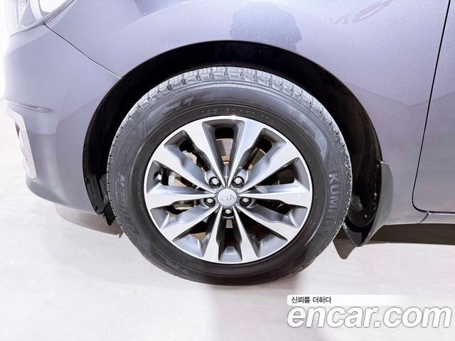 Kia Canival 2016 — photo 20