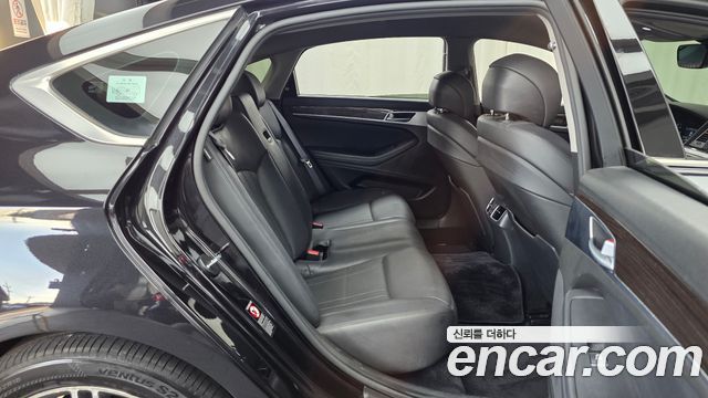 Genesis G80 2018 — photo 12