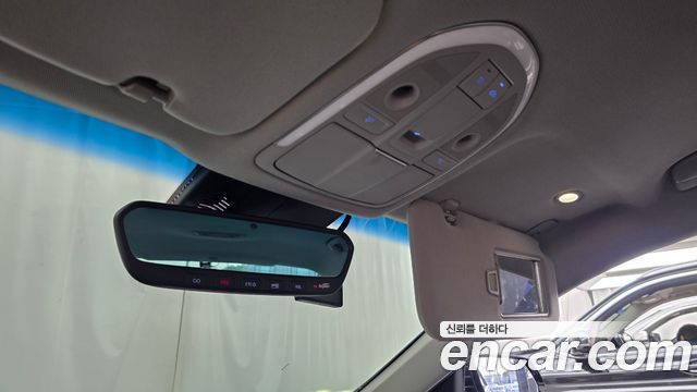 Genesis G80 2018 — photo 18