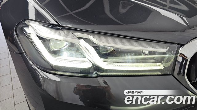 BMW 5-Series 2023 — photo 8
