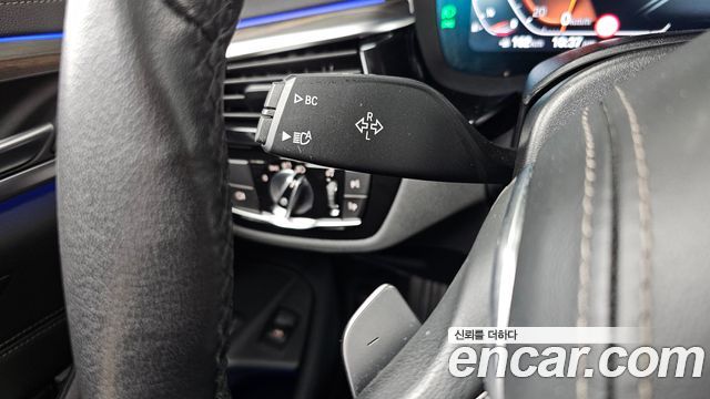 BMW 5-Series 2023 — photo 30