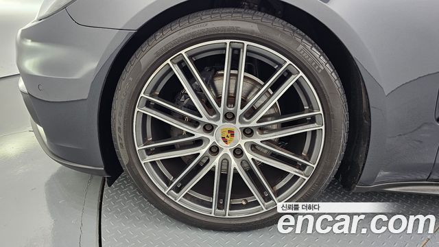 Porsche Panamera 2018 — photo 5