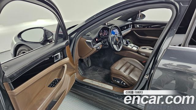 Porsche Panamera 2018 — photo 13