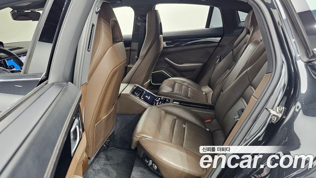 Porsche Panamera 2018 — photo 18