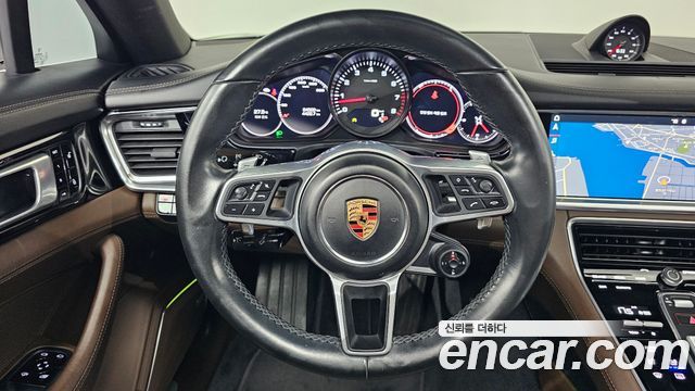 Porsche Panamera 2018 — photo 19