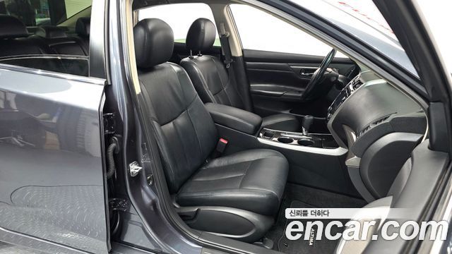 Nissan Altima 2013 — photo 11
