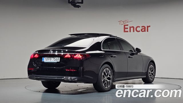Mercedes-Benz E-Class 2026 — photo 2