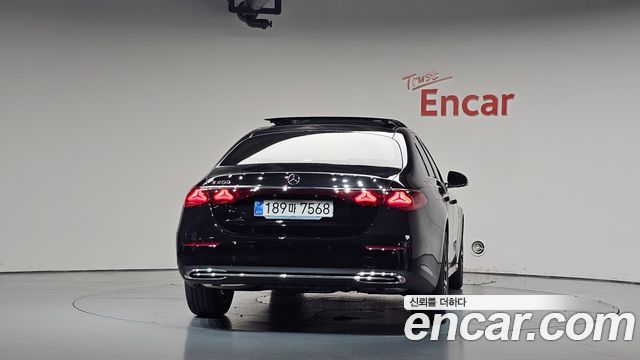 Mercedes-Benz E-Class 2026 — photo 4