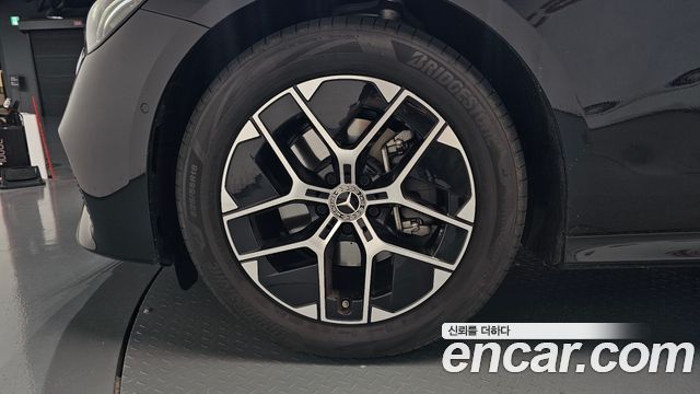 Mercedes-Benz E-Class 2026 — photo 5