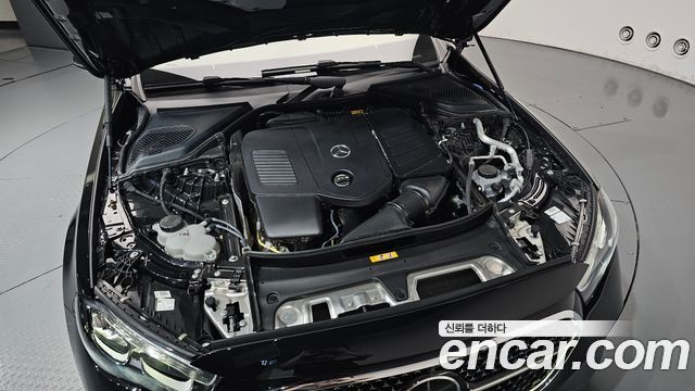 Mercedes-Benz E-Class 2026 — photo 6