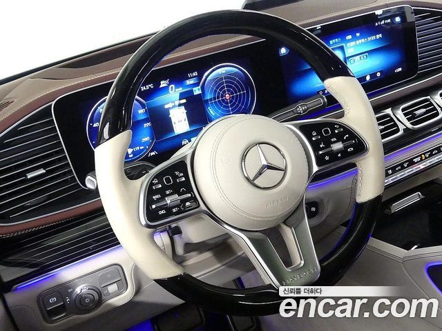 Mercedes-Benz GLS-Class 2023 — photo 10