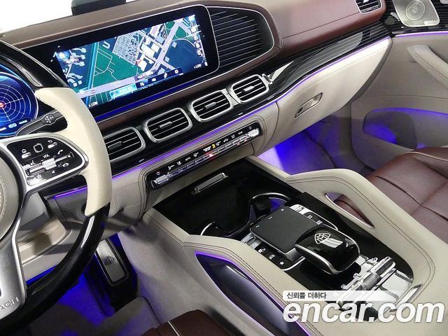 Mercedes-Benz GLS-Class 2023 — photo 11