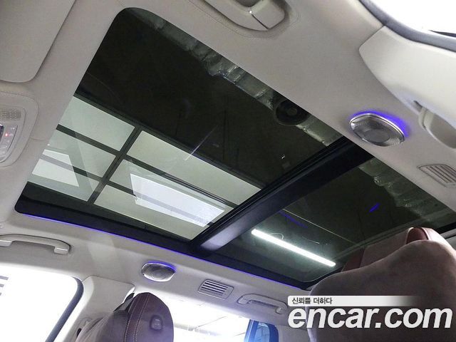Mercedes-Benz GLS-Class 2023 — photo 16