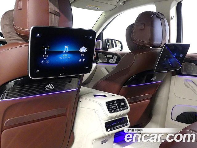 Mercedes-Benz GLS-Class 2023 — photo 18