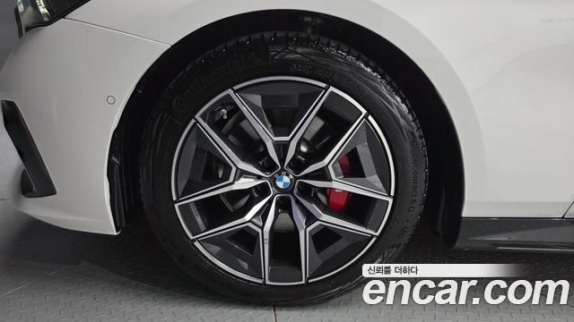 BMW 5-Series 2025 — photo 5
