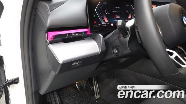 BMW 5-Series 2025 — photo 19
