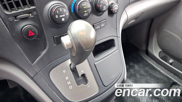 Hyundai Starex 2012 — photo 9