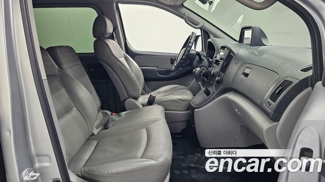 Hyundai Starex 2012 — photo 11
