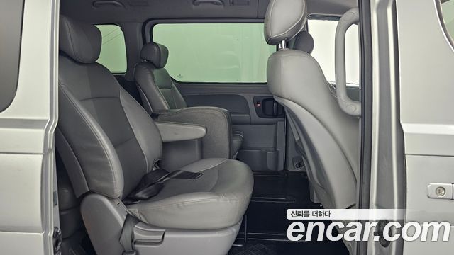 Hyundai Starex 2012 — photo 12
