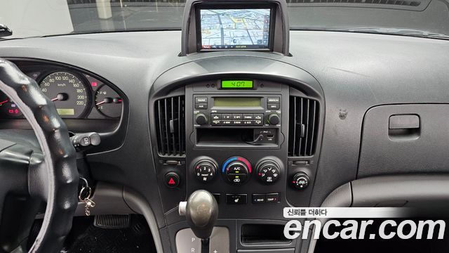 Hyundai Starex 2012 — photo 14