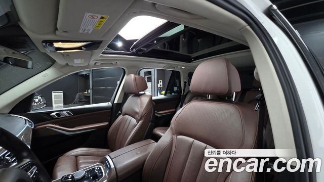 BMW X5 2020 — photo 17