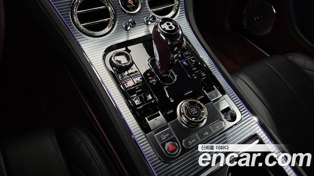 Bentley Continental 2020 — photo 9