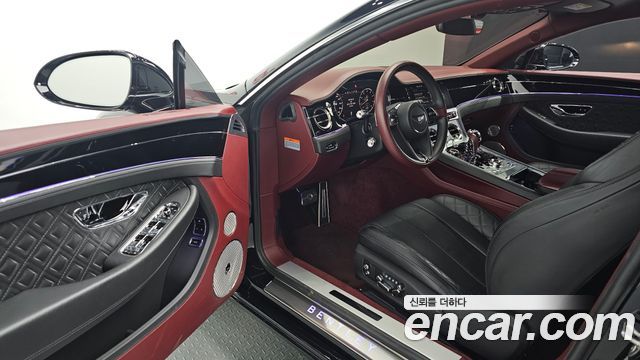 Bentley Continental 2020 — photo 11