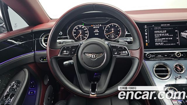 Bentley Continental 2020 — photo 13
