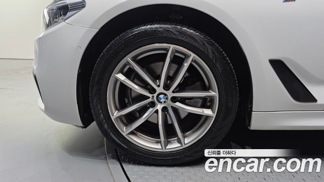 BMW 5-Series 2017 — photo 5