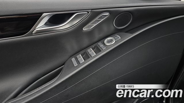 Genesis G80 2021 — photo 31