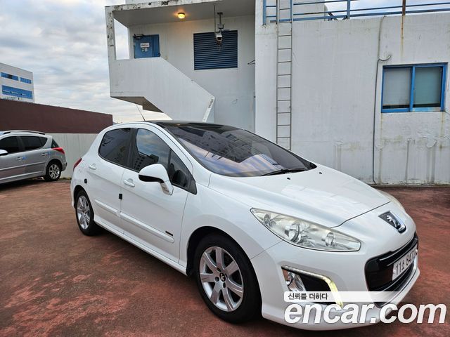 Peugeot 308 2014 — photo 2