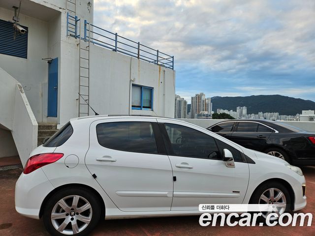 Peugeot 308 2014 — photo 3