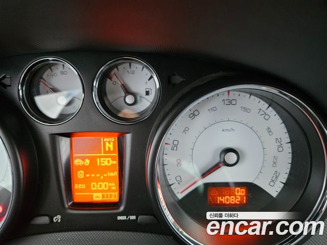 Peugeot 308 2014 — photo 18