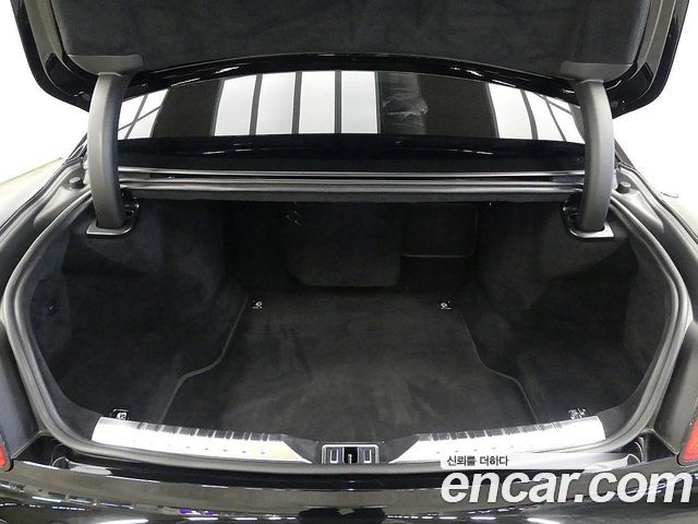 Bentley Flying Spur 2020 — photo 20