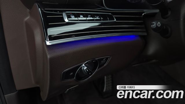 Mercedes-Benz CLS-Class 2019 — photo 24