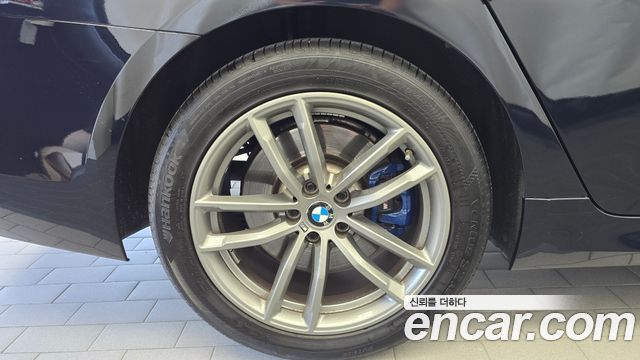 BMW 5-Series 2018 — photo 5