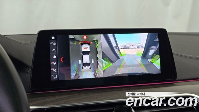 BMW 5-Series 2018 — photo 20