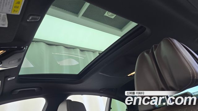 BMW 5-Series 2018 — photo 22