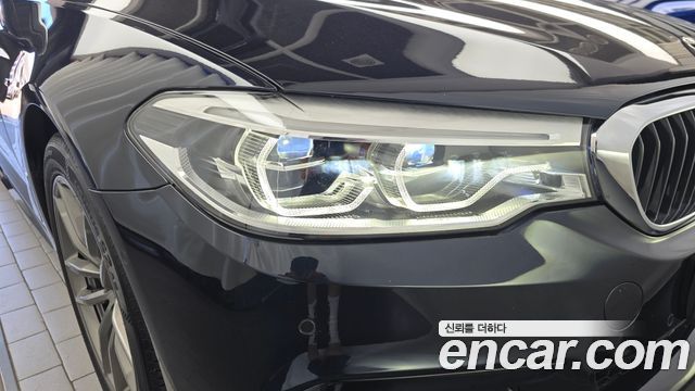 BMW 5-Series 2018 — photo 8