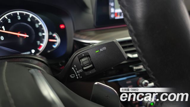 BMW 5-Series 2018 — photo 28