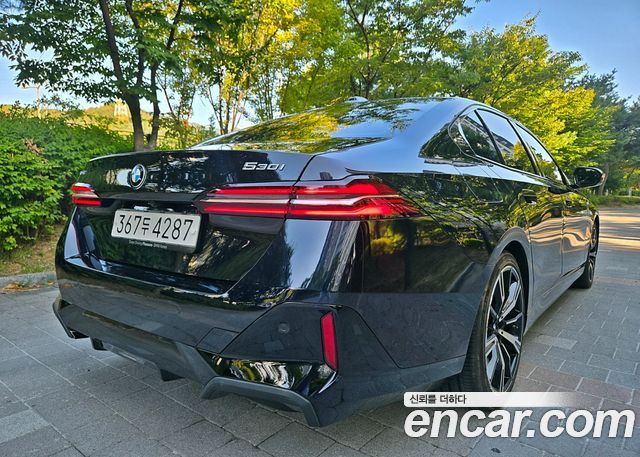 BMW 5-Series 2025 — photo 6