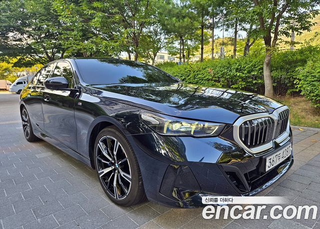 BMW 5-Series 2025 — photo 8