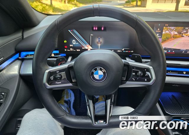 BMW 5-Series 2025 — photo 12