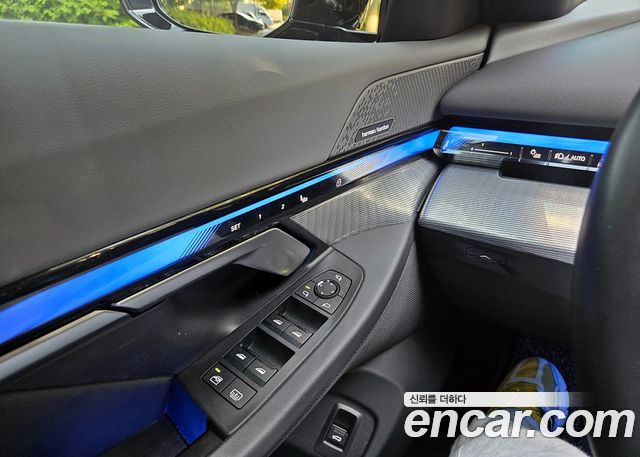 BMW 5-Series 2025 — photo 13