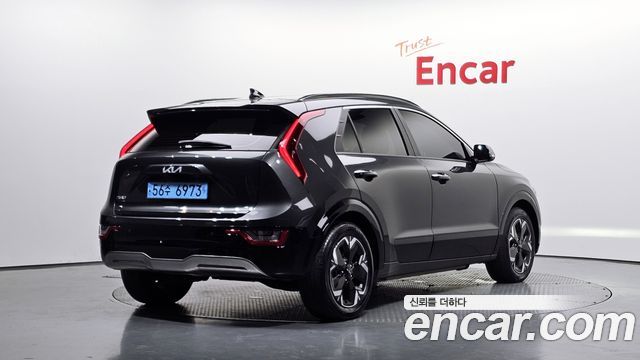 Kia Niro 2023 — photo 2