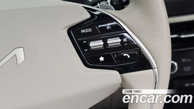 Kia Niro 2023 — photo 32